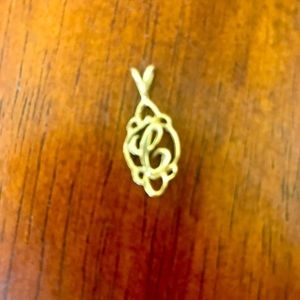 1970s Vintage 14k Gold Cursive Letter C Pendant